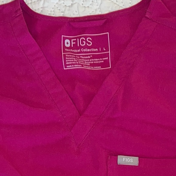 FIGS *RARE* Scrub Set (Raspberry Sorbet) - Picture 2 of 4